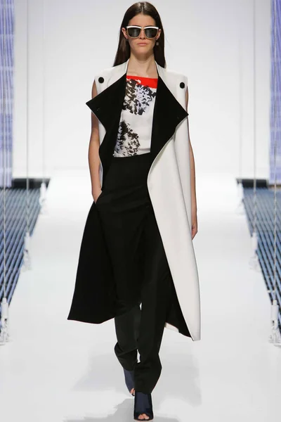 Look 23